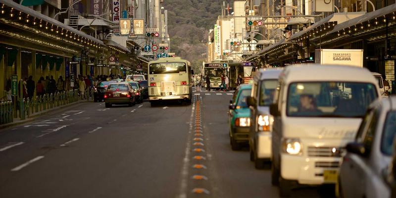 青岛学子必看:新加坡留学双轨制全攻略,低龄教育与公立大学申请如何精准规划?